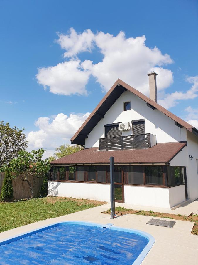 Casa Din Vie, Piscina Incalzita, Intreaga Locatie La 15Min De Centrul Orasului Oradea Villa Exterior photo