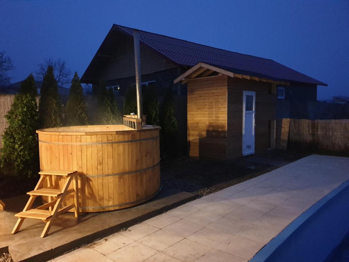 Casa Din Vie, Piscina Incalzita, Intreaga Locatie La 15Min De Centrul Orasului Oradea Villa Exterior photo